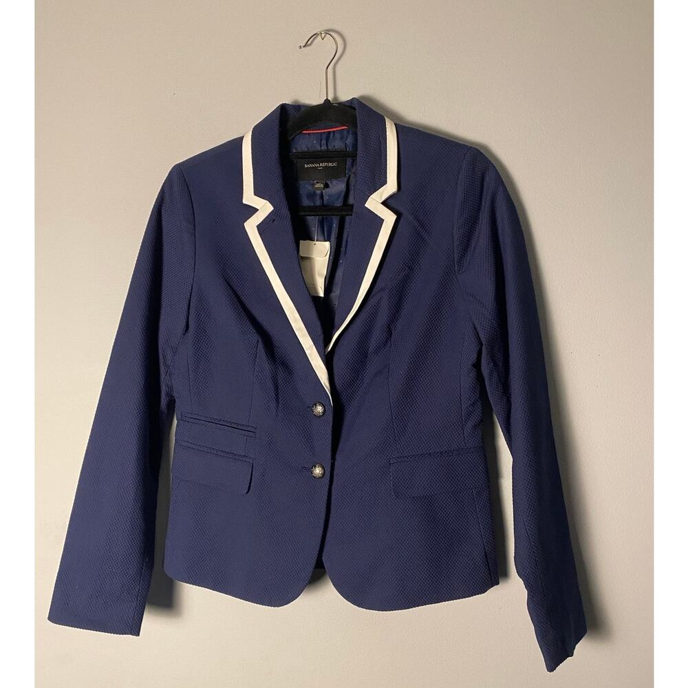 Banana Republic Women 8 Navy Blazer White Trim Notch Lapel Two-Button Preppy NWT